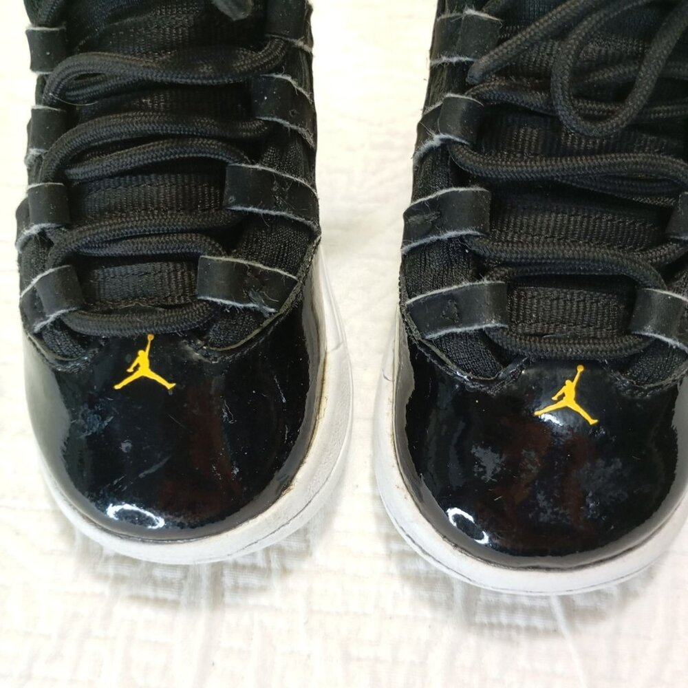 Air Jordan 11 Retro Low Toddler Size 7C Black & Yellow - Picture 5 of 10